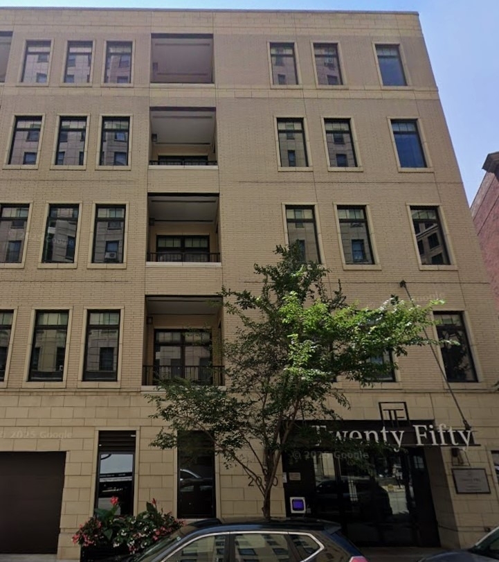 2050 N Clark Street - Photo 0
