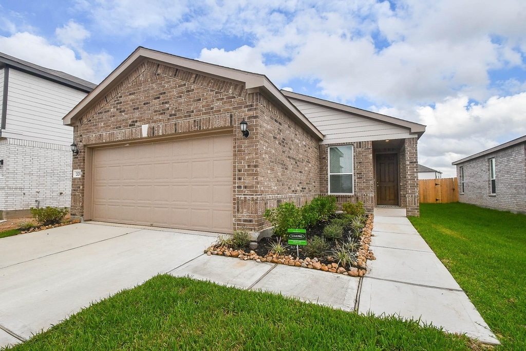 25230 Benroe Street - Photo 1
