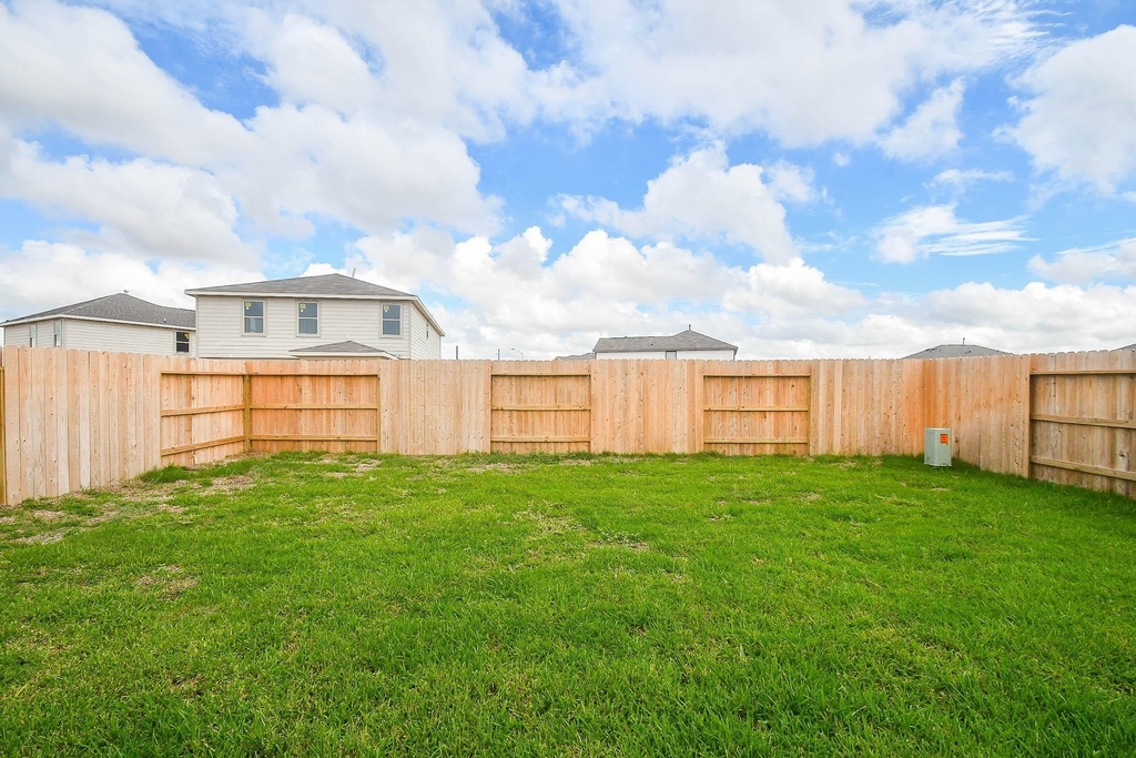 25230 Benroe Street - Photo 22
