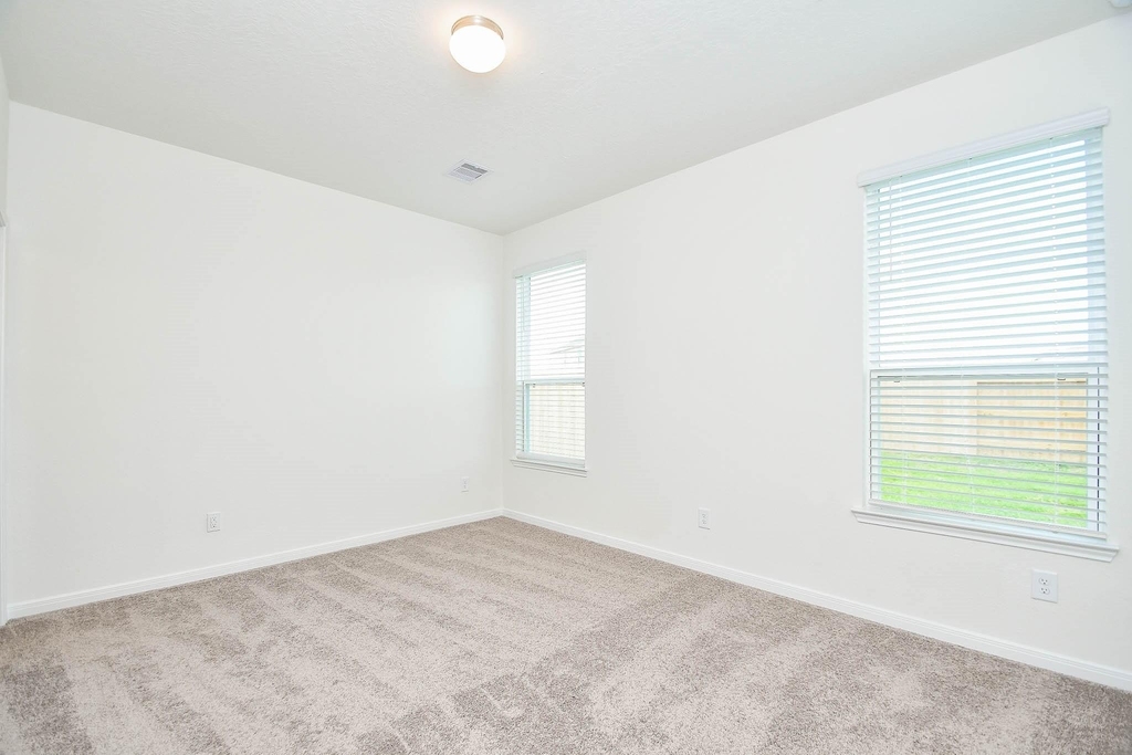 25230 Benroe Street - Photo 8