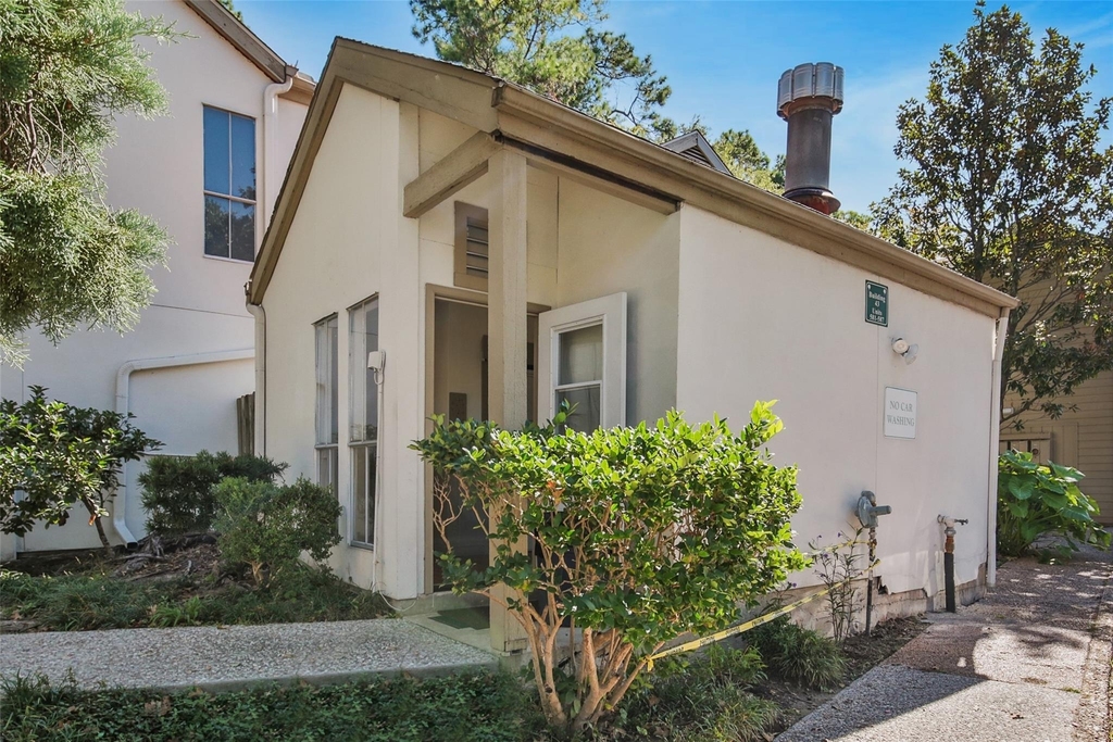 2100 Tanglewilde Street - Photo 16