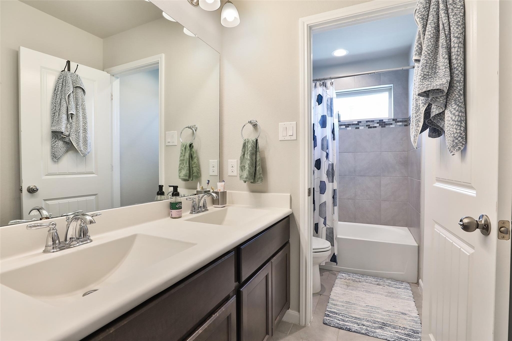 2810 Bluesage Bluff Drive - Photo 28