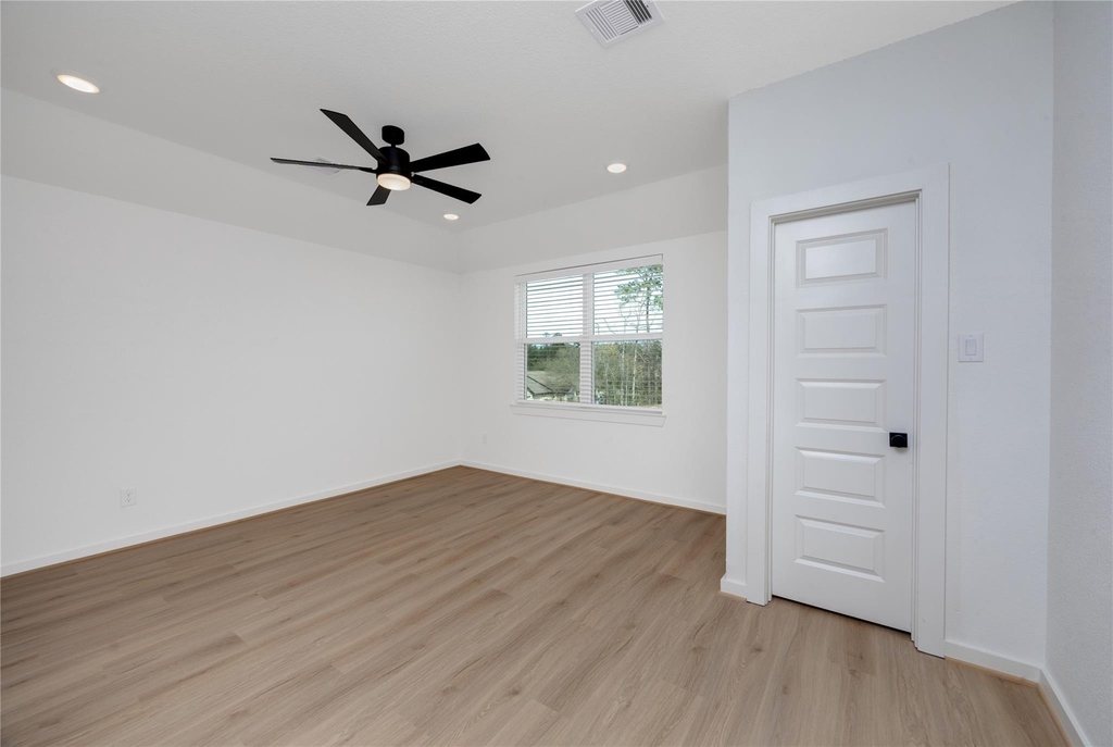 1947 Longmire Villas Court - Photo 18