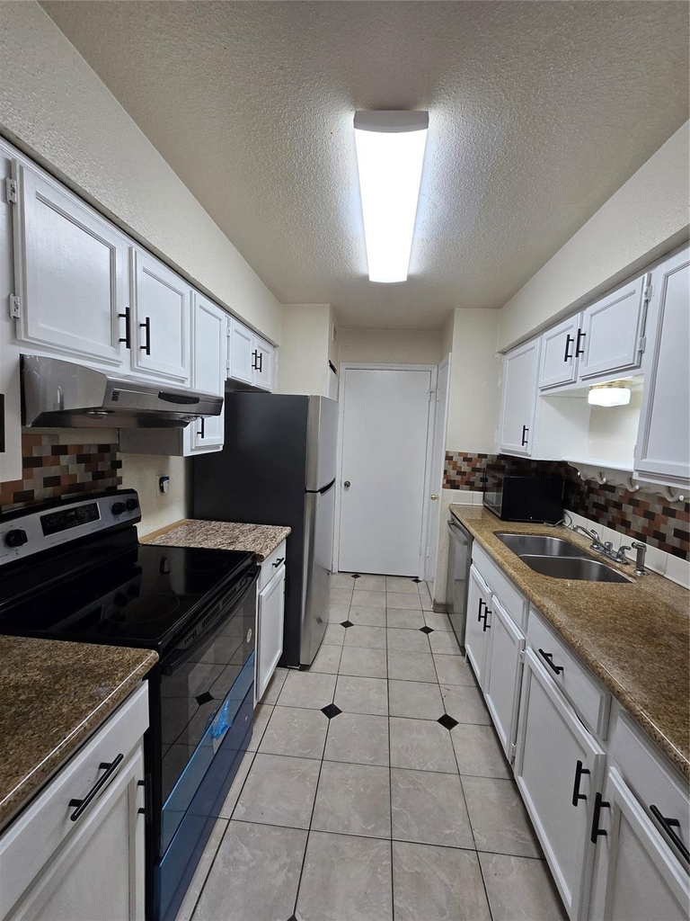 9797 Leawood Blvd - Photo 13