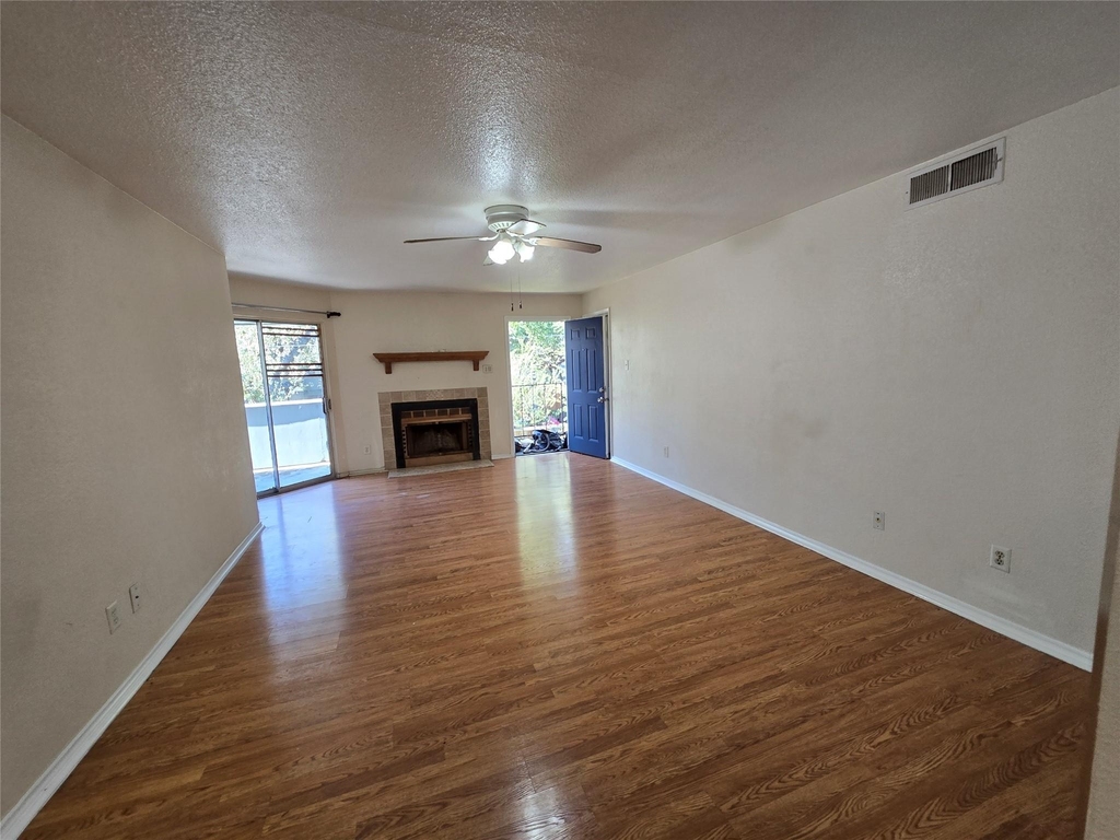 9797 Leawood Blvd - Photo 2