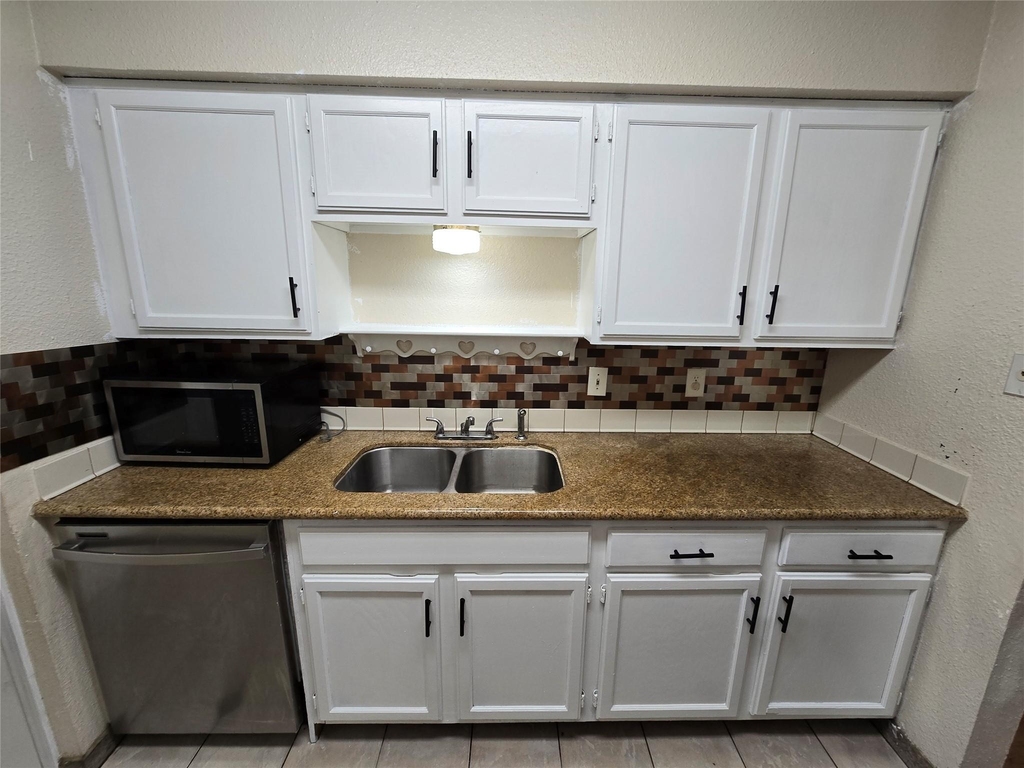 9797 Leawood Blvd - Photo 16