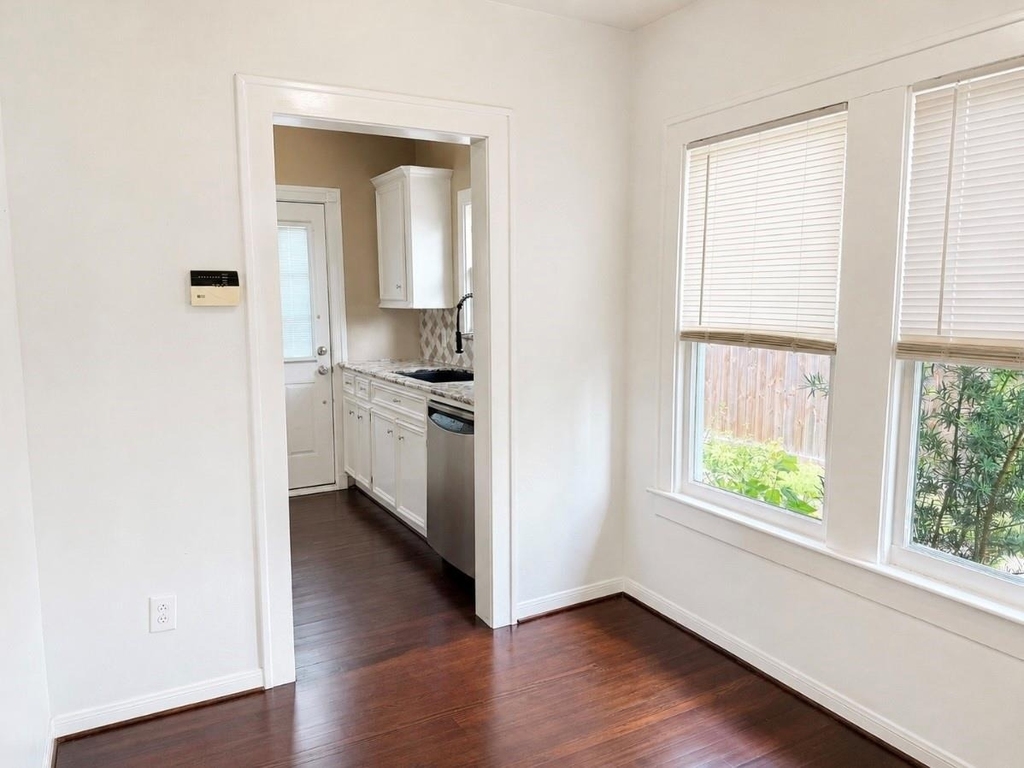 4109 De George Street - Photo 4