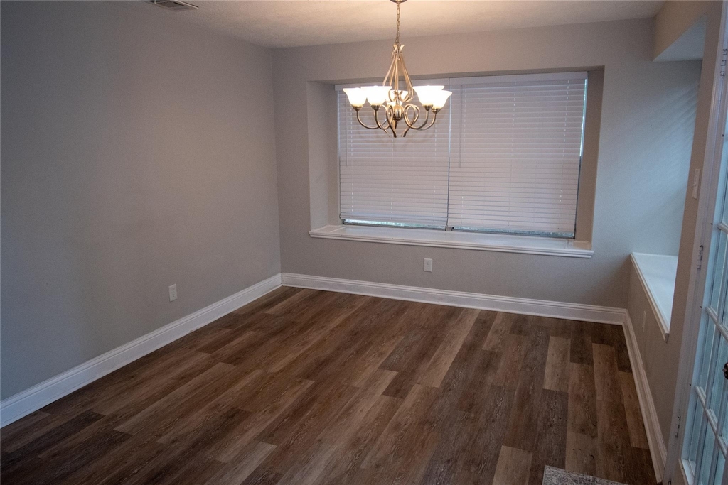 1009 Wildwood Drive - Photo 3