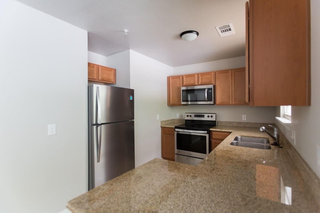 1000 Foster St Drive - Photo 3