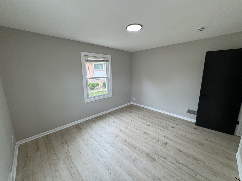 16439 Cottage Grove Avenue - Photo 9