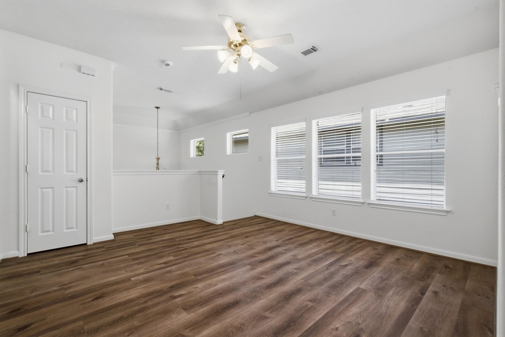 130 Ledgestone Place - Photo 11