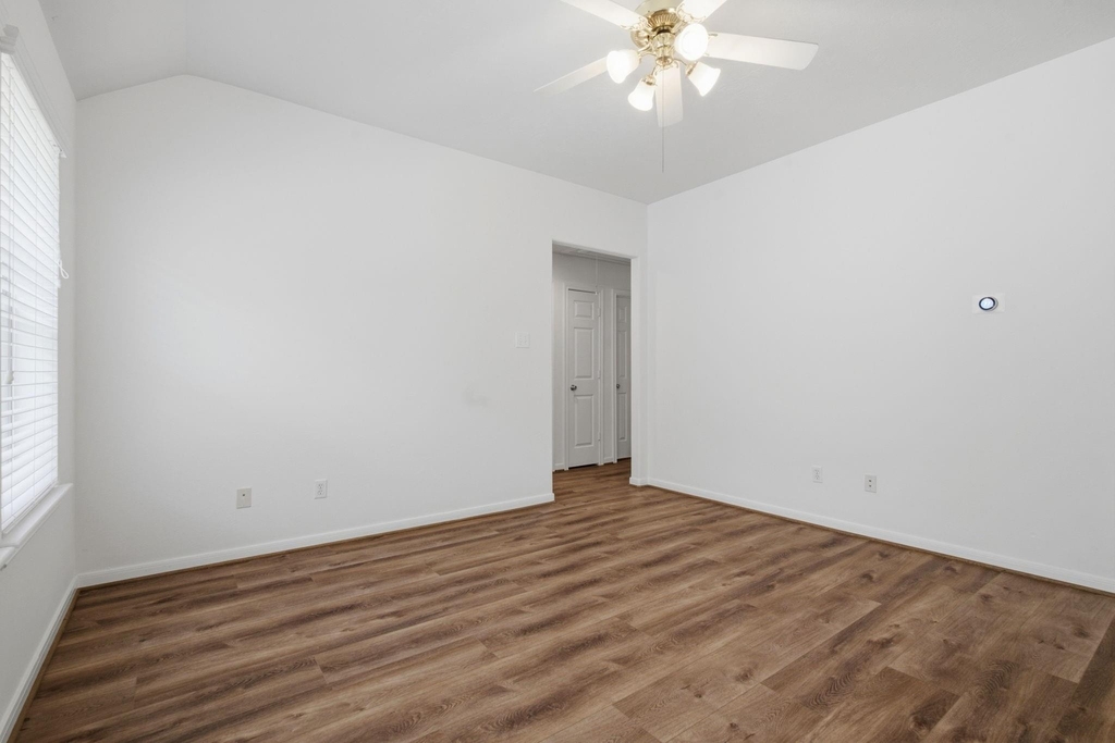 130 Ledgestone Place - Photo 12