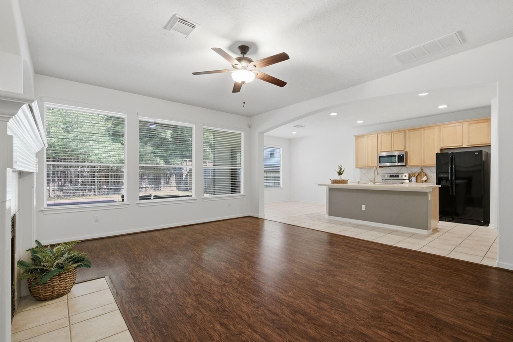 130 Ledgestone Place - Photo 2