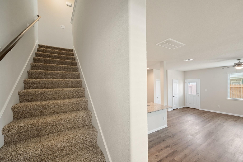 3915 Deledda Drive - Photo 10
