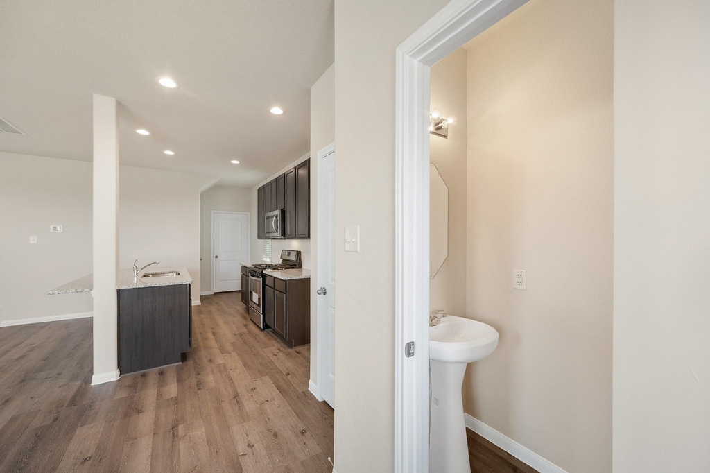 3915 Deledda Drive - Photo 24