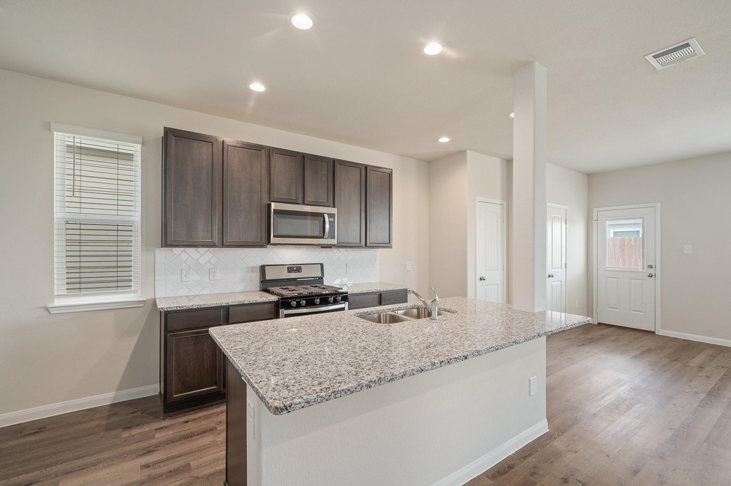 3915 Deledda Drive - Photo 6