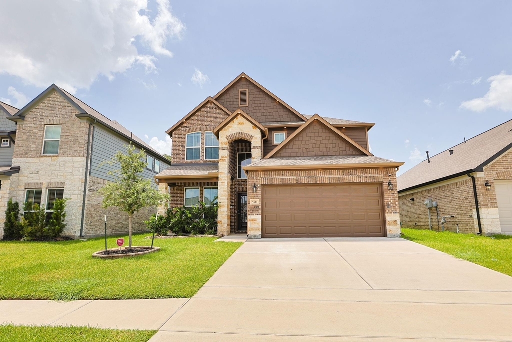 5511 Gothic Oak Drive - Photo 0