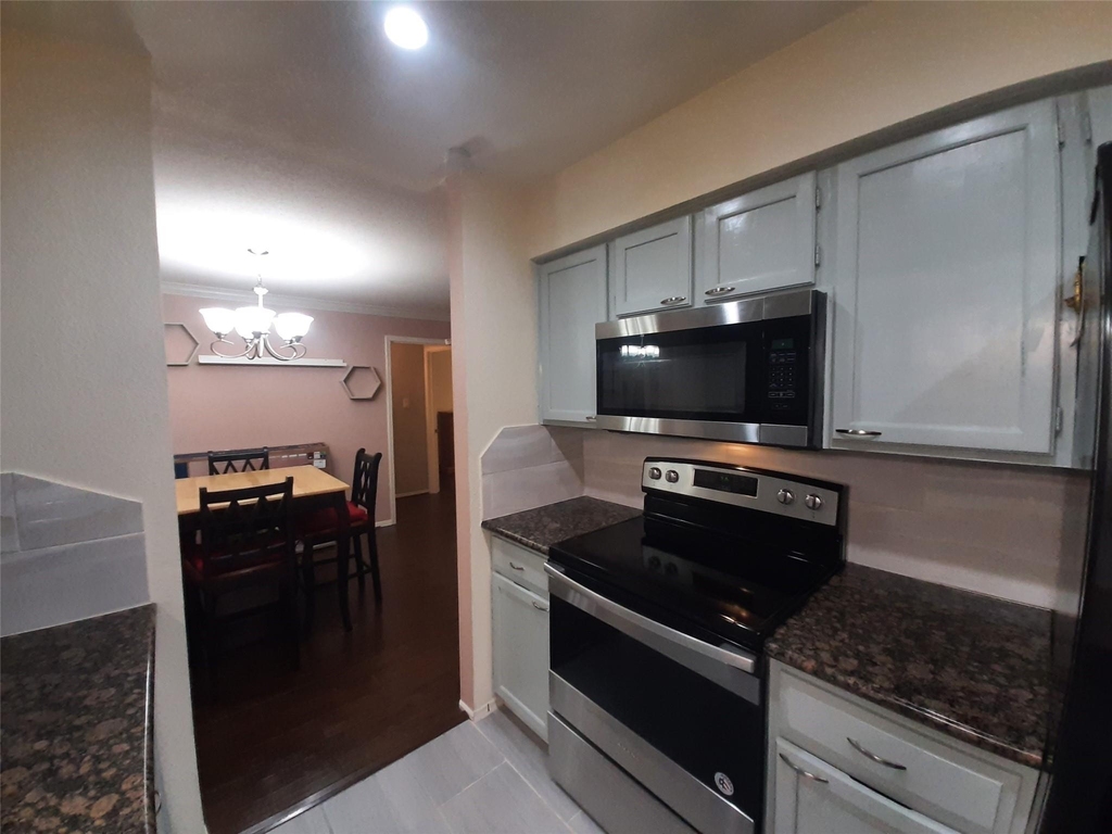 9700 Leawood Boulevard - Photo 11