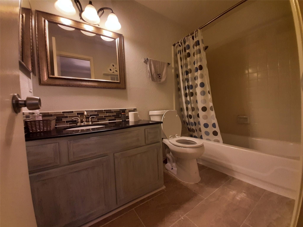 9700 Leawood Boulevard - Photo 18