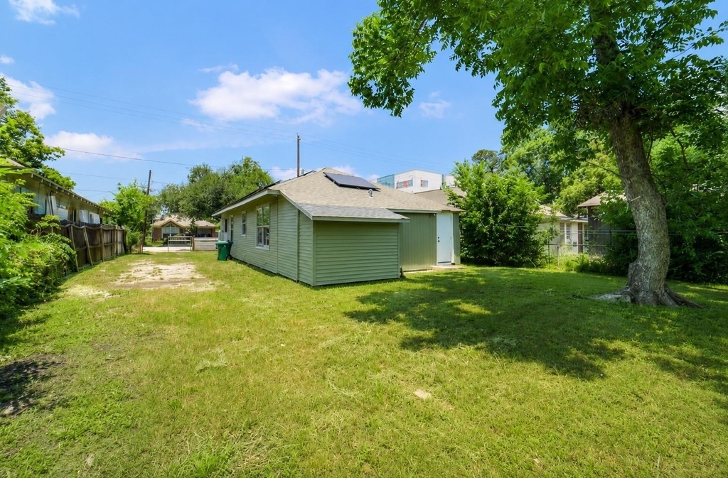 220 Engel Street - Photo 21