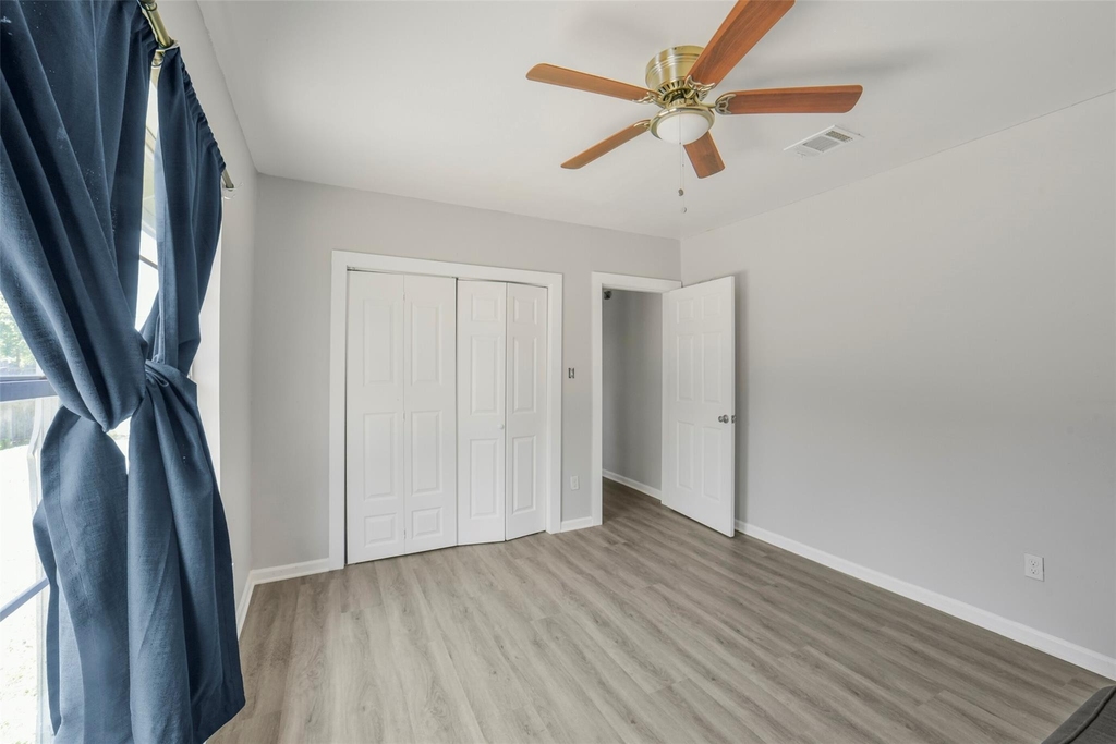220 Engel Street - Photo 16