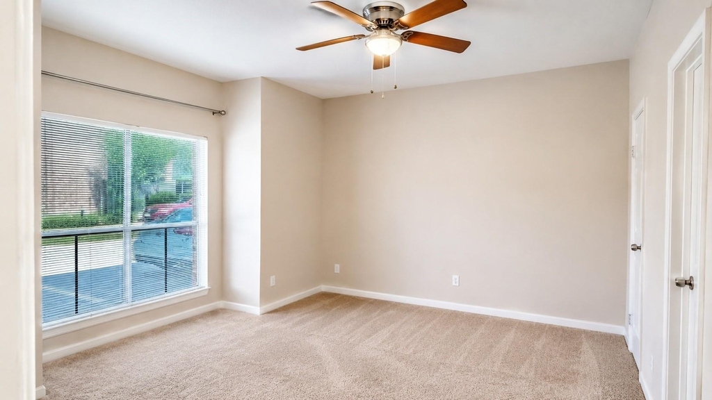 3100 Walnut Bend Lane - Photo 9