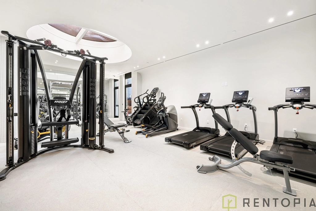 210 Greenpoint Avenue - Photo 8