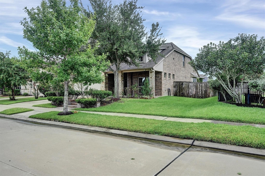 18735 Waketon Drive - Photo 1
