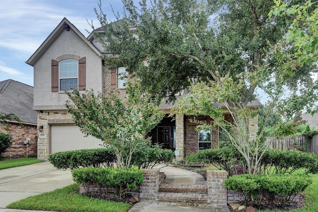 18735 Waketon Drive - Photo 2