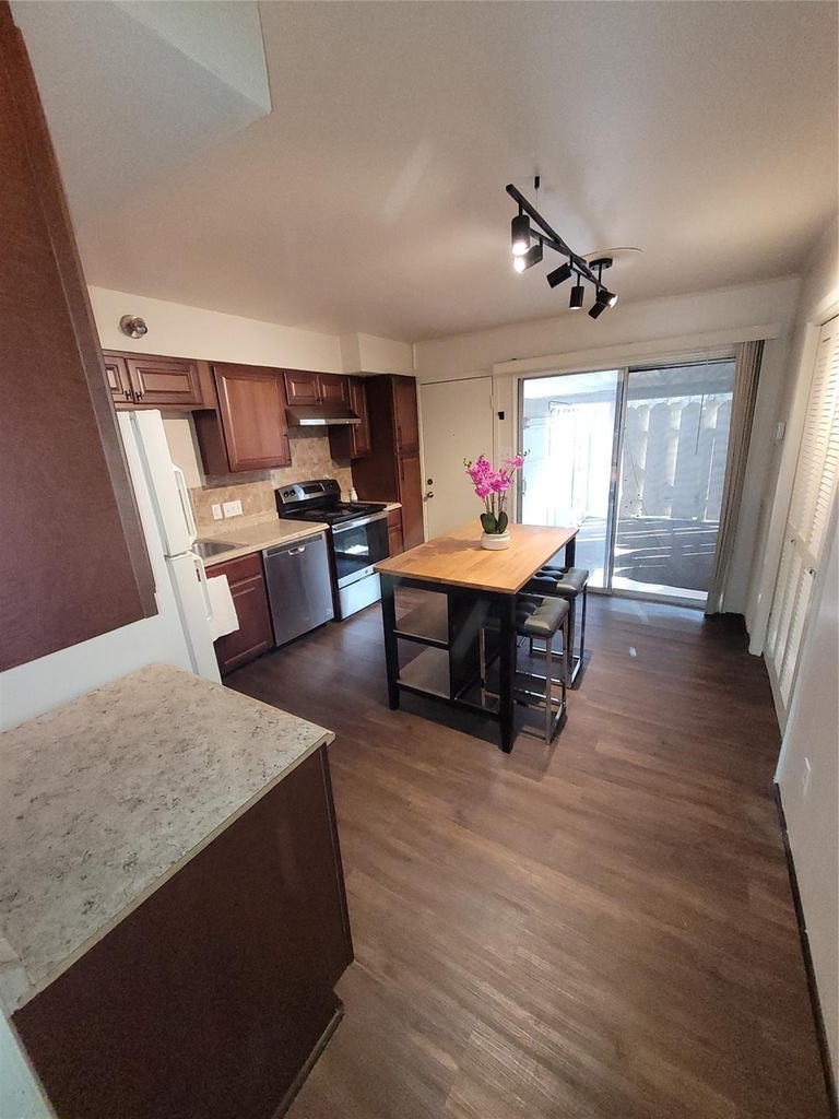 7213 Beechnut Street - Photo 1