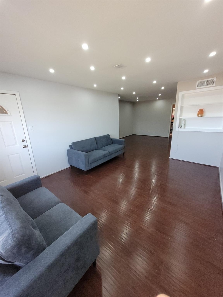 7213 Beechnut Street - Photo 5