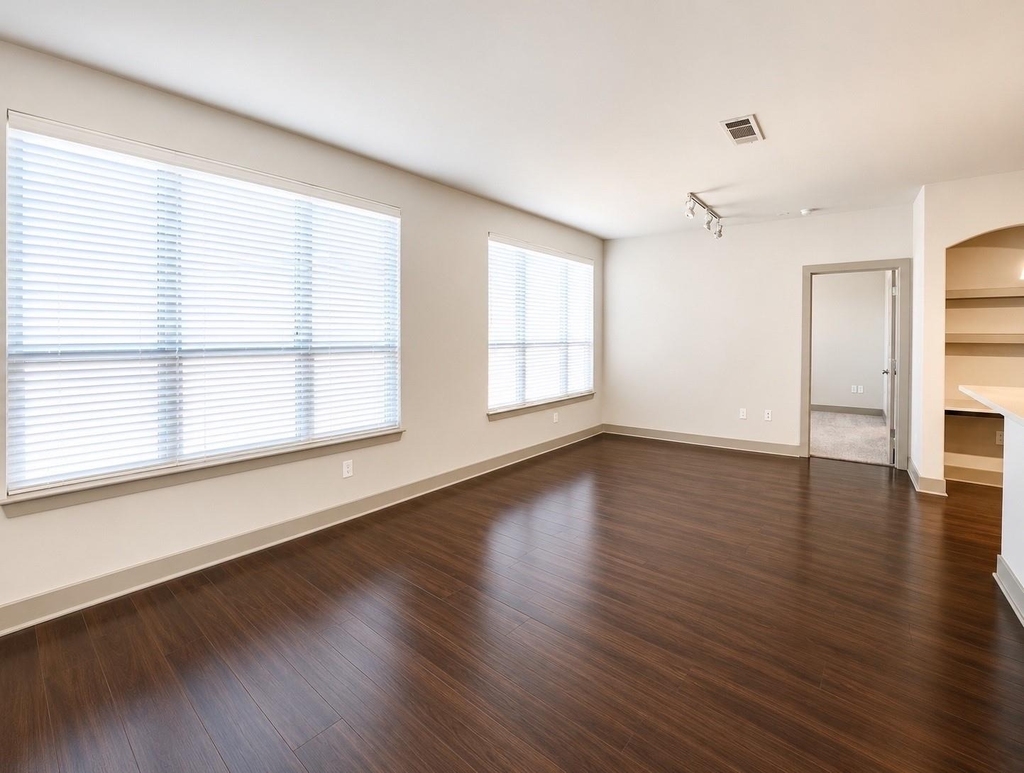 1340 W Gray Street - Photo 5