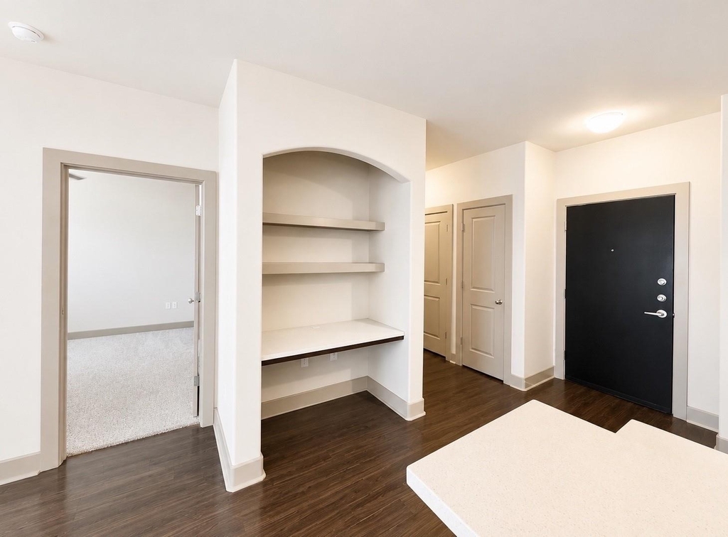 1340 W Gray Street - Photo 2