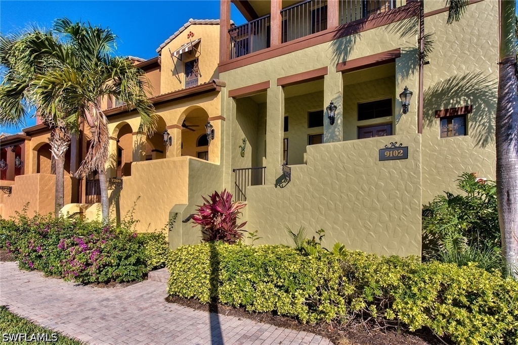 9102 Capistrano Street S - Photo 2
