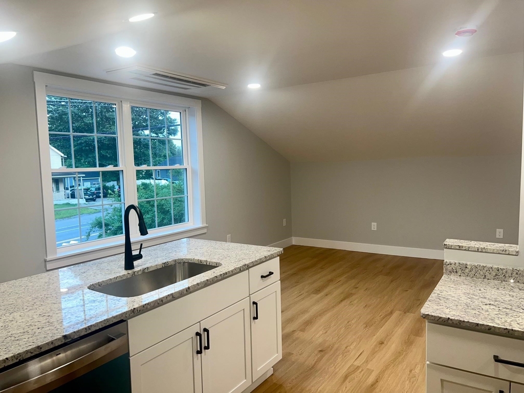 332 Daniel Webster - Photo 5