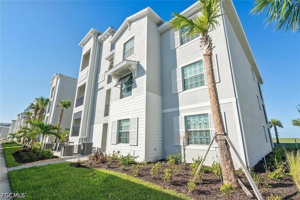 43040 Greenway Boulevard - Photo 0