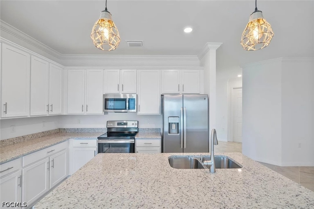 43040 Greenway Boulevard - Photo 12