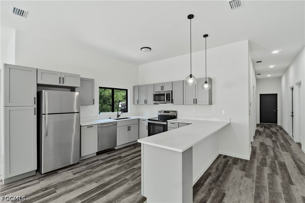 603 Hawthorne Avenue S - Photo 3