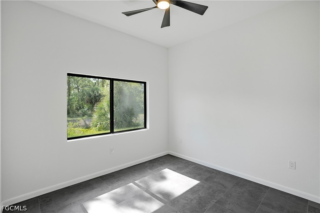 601 Hawthorne Avenue S - Photo 15