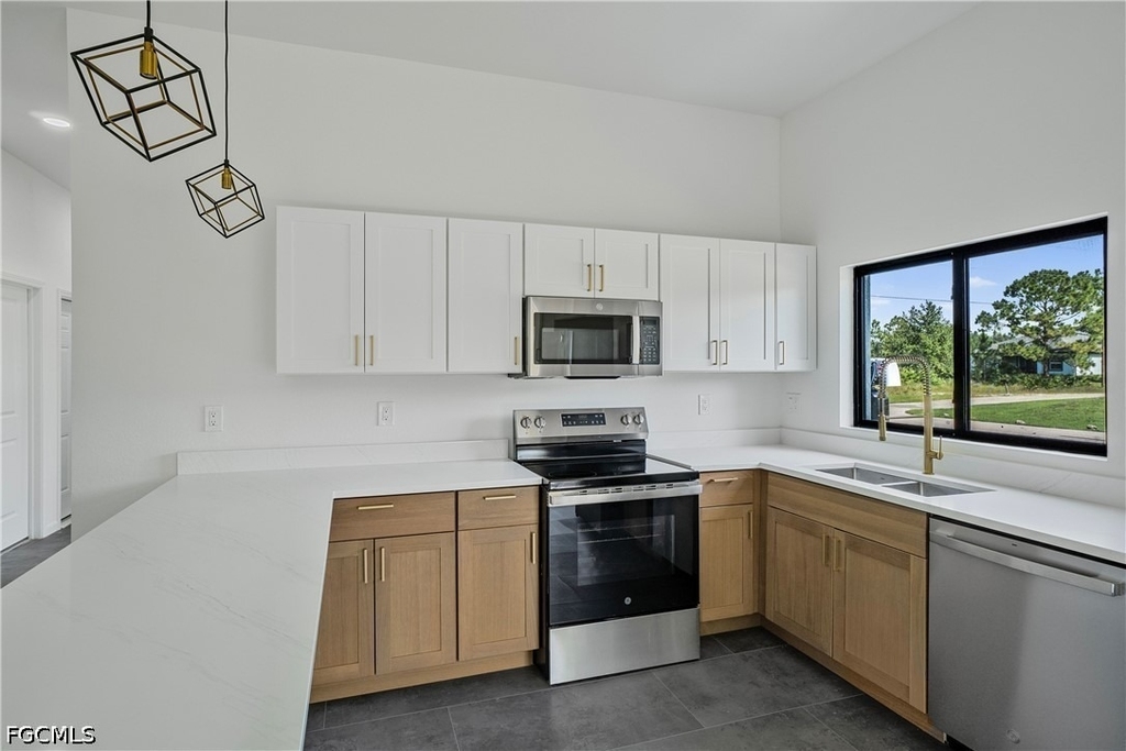 601 Hawthorne Avenue S - Photo 9
