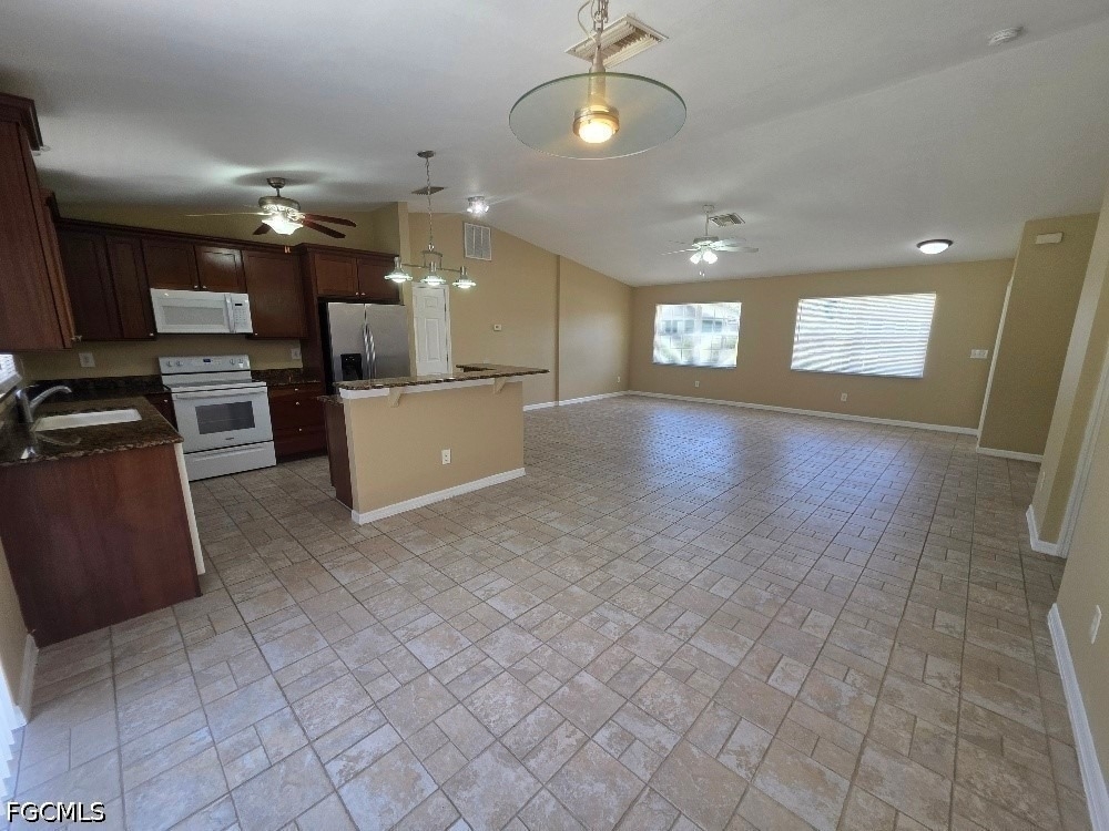 348 Rancho Avenue - Photo 4