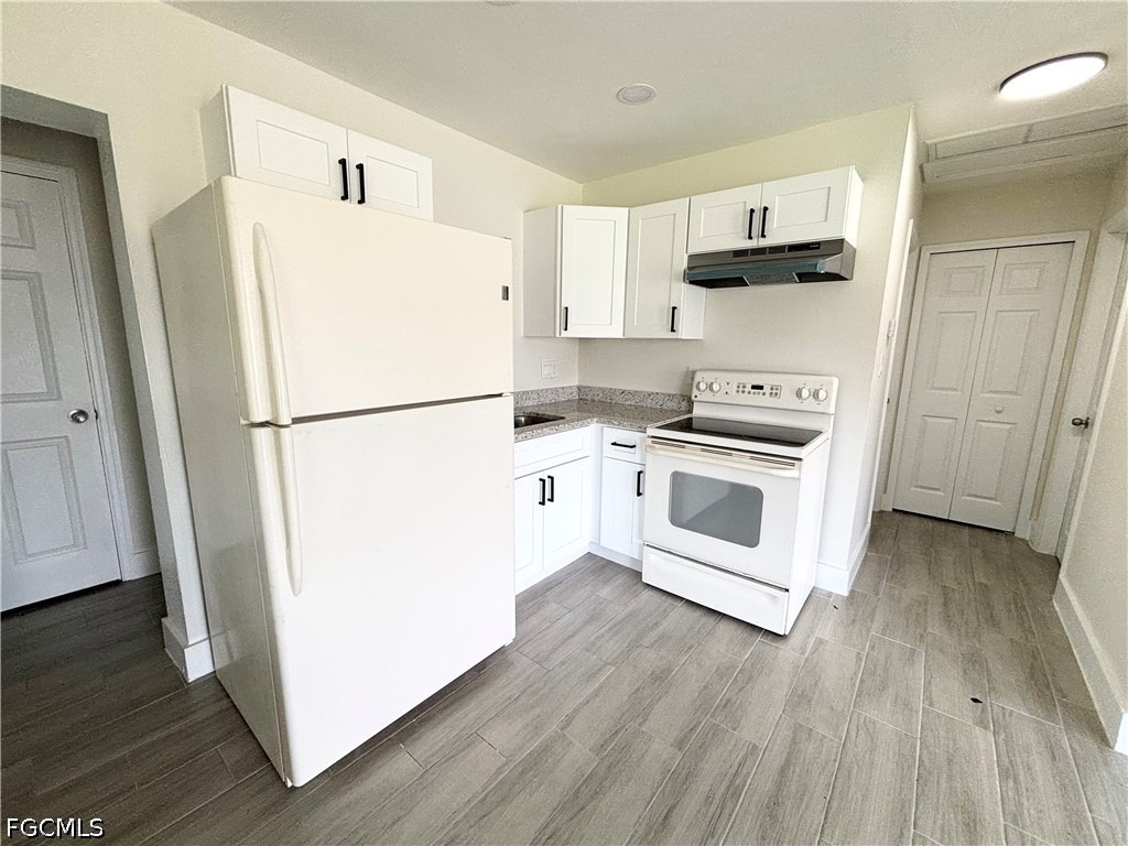 559 Wood Avenue - Photo 3
