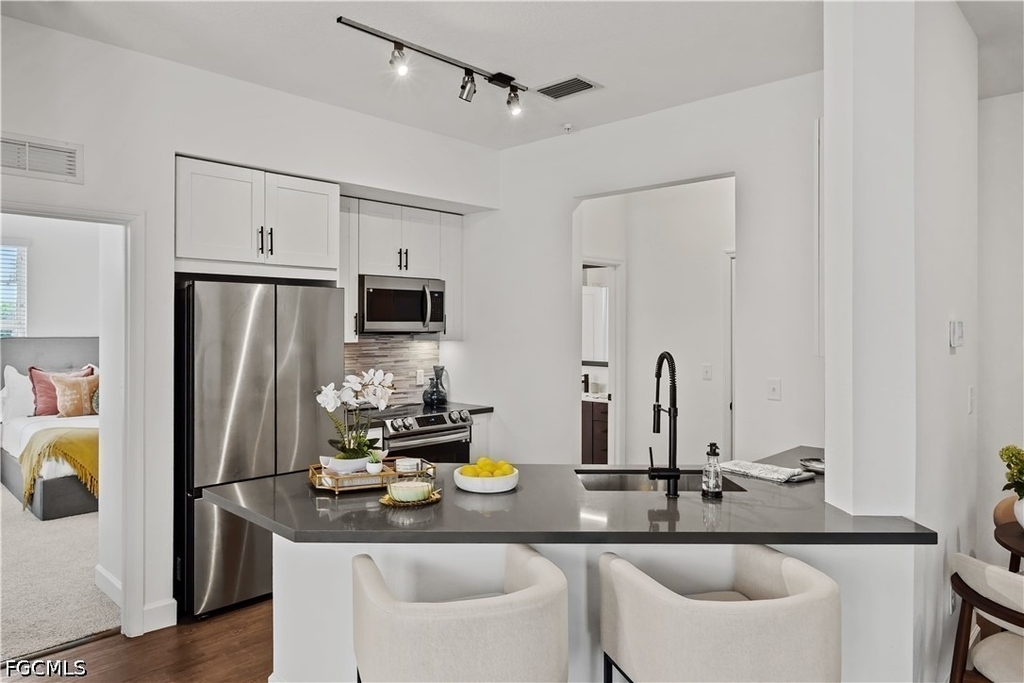 12171 Treeline Ave - Photo 7