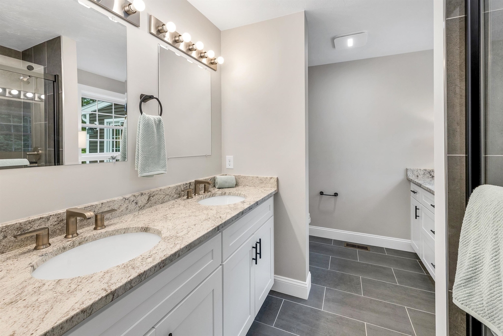 17 Granite - Photo 23