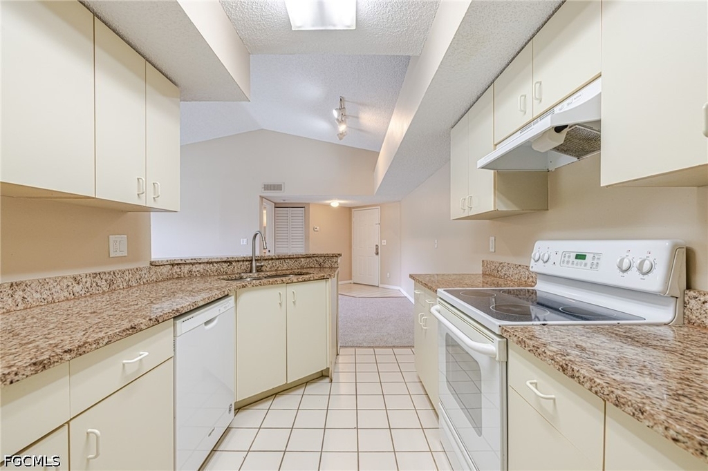 13515 Eagle Ridge Drive - Photo 3