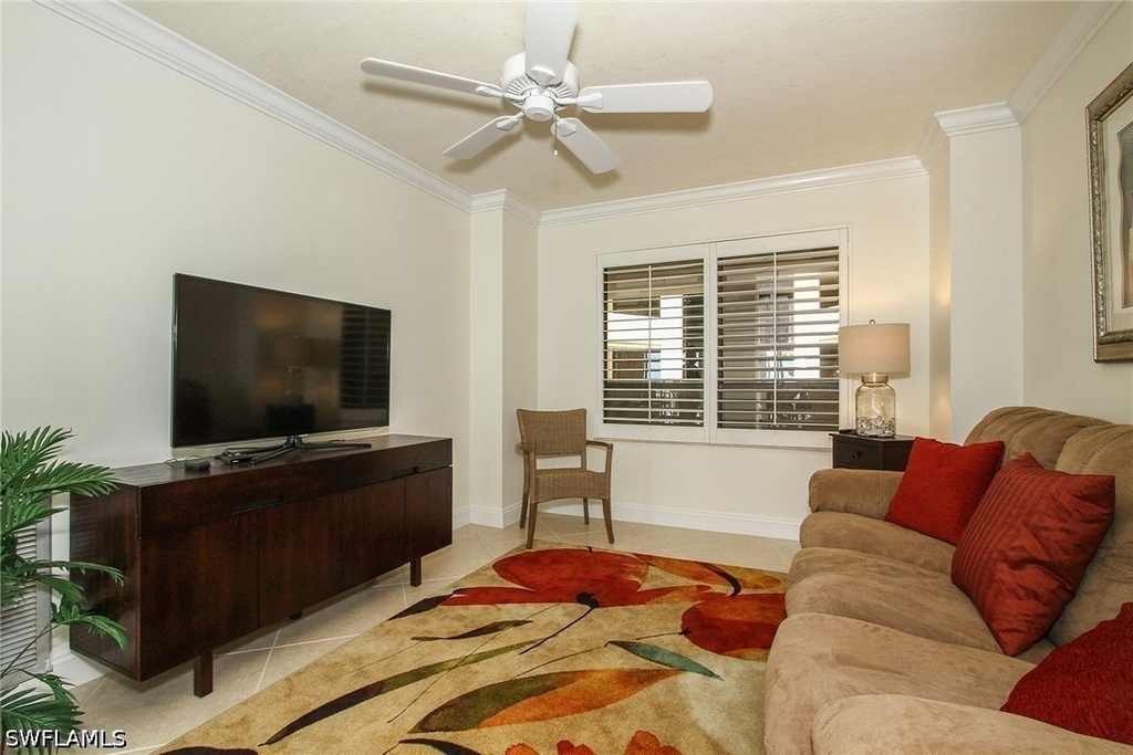 4401 Gulf Shore Boulevard N - Photo 2