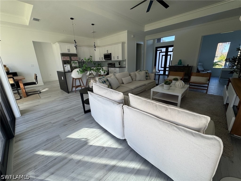 308 Golden Gate Boulevard E - Photo 8