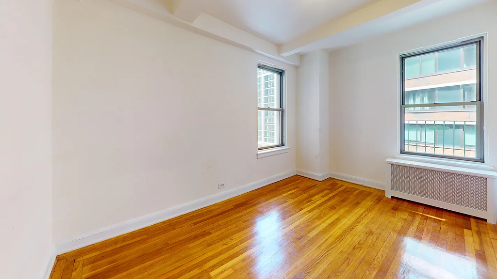 East 38th Street - Photo 2