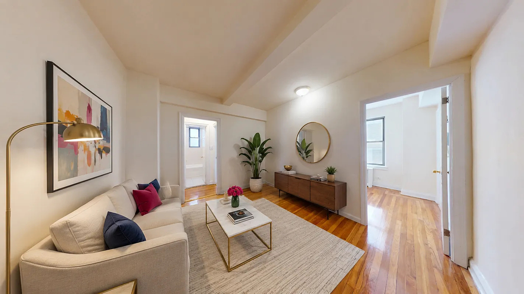East 38th Street - Photo 14