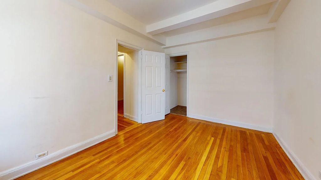East 38th Street - Photo 8